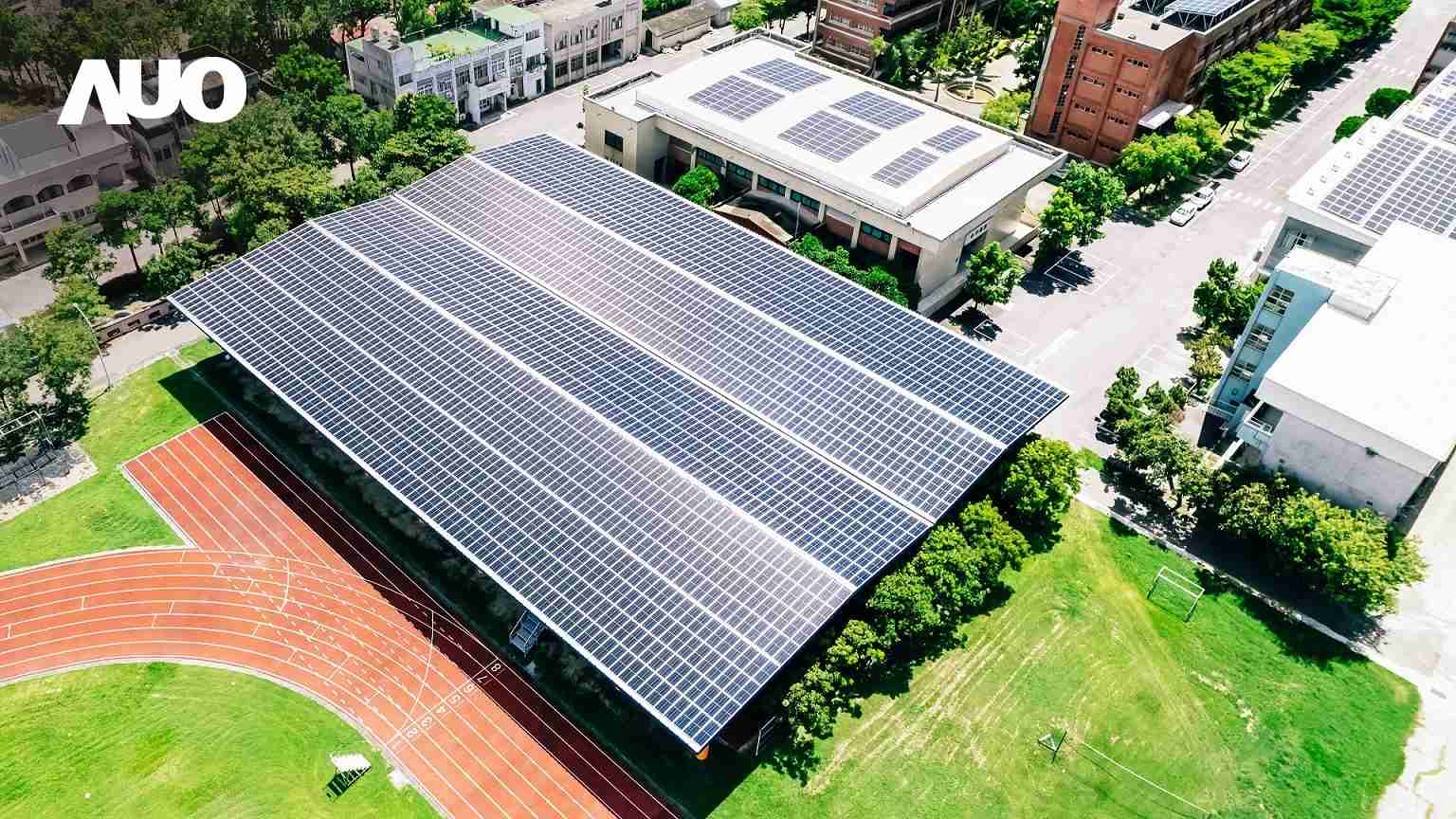 EBpaySunSteel光电整合型浪板具备快速安装、、、轻量化优势，，，可提升15%发电效能，，通过国际IEC与台湾VPC认证安全、、、防漏、、耐候标准